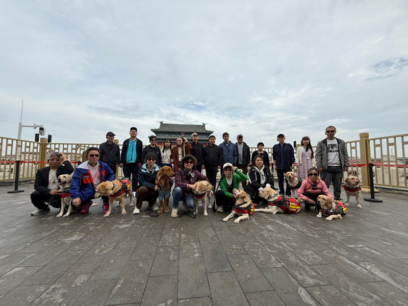 康辉集团承办"触摸中轴线 品味北京情"活动助力视障群体感知古都魅力